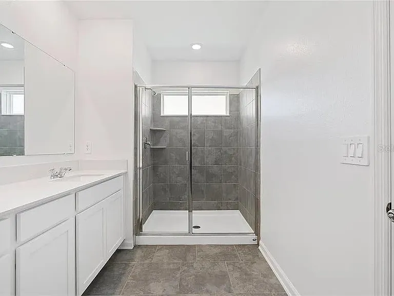 3334 Laurent Loop — Photo 11