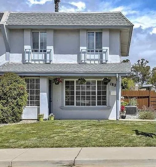 1824 De Vaca Way photo 1