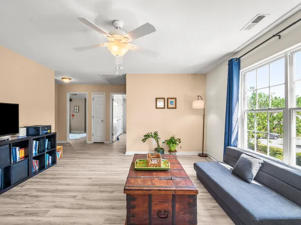 108 Trevor Ridge Dr, Holly Springs, NC 27540