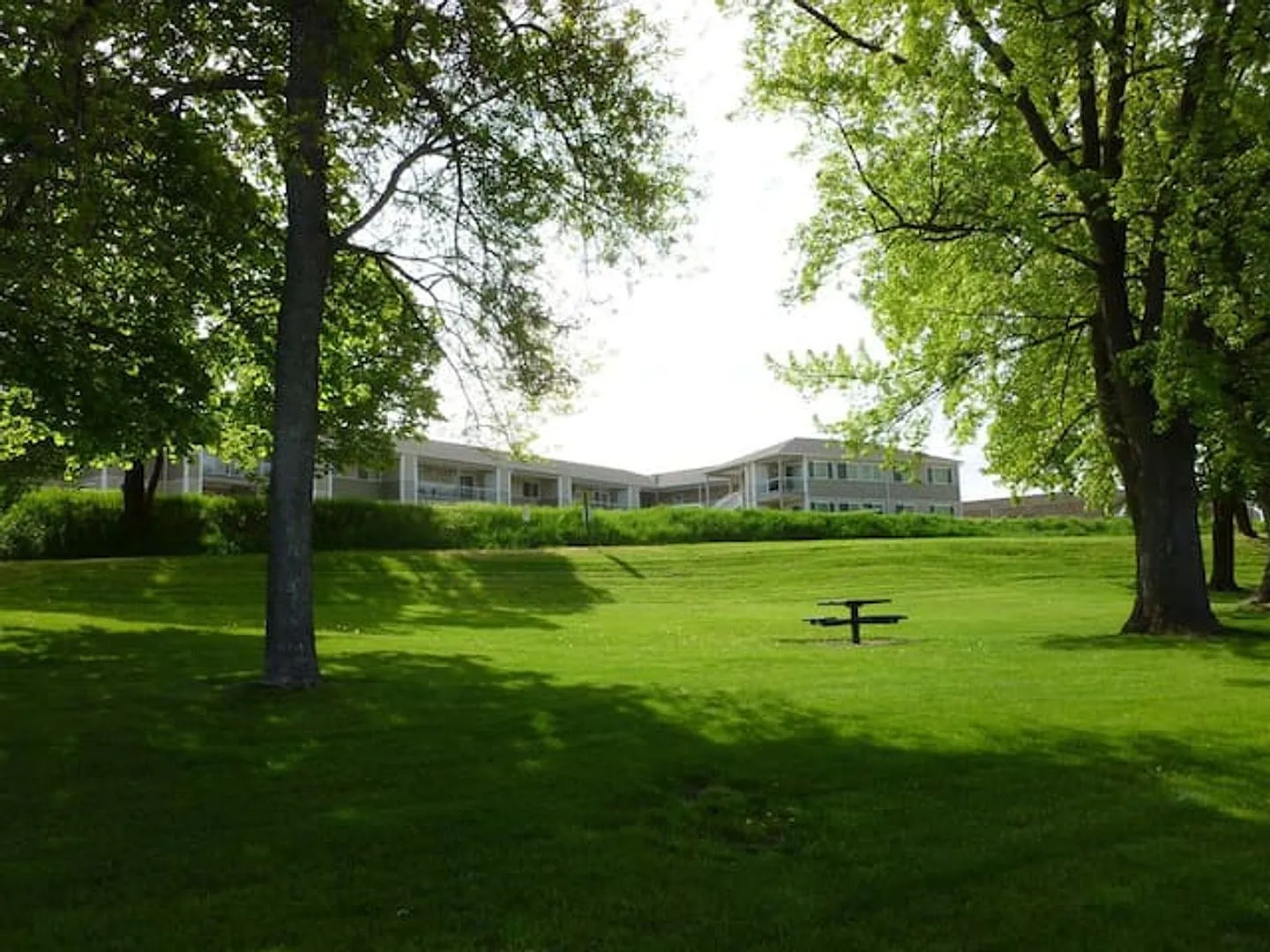 Condo located near the lake- Available October 1st, 2026 - July 31st, 2027 — Photo 2