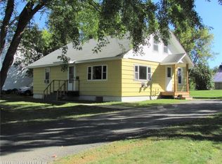 7 Salem St, Houlton, ME 04730