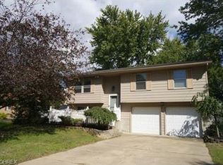 8435 Hitchcock Rd, Youngstown, OH 44512