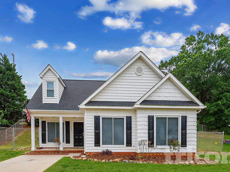 809 Valley Creek Dr — Photo 1