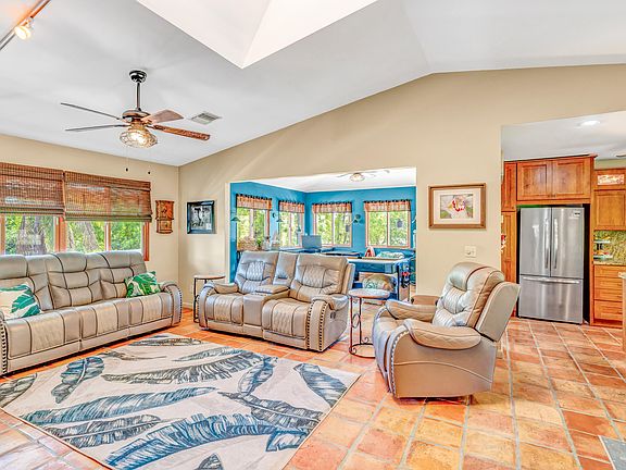 4th image of 17214 La Brisa Ln