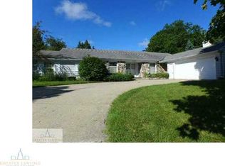 4217 Barton Rd, Lansing, MI 48917