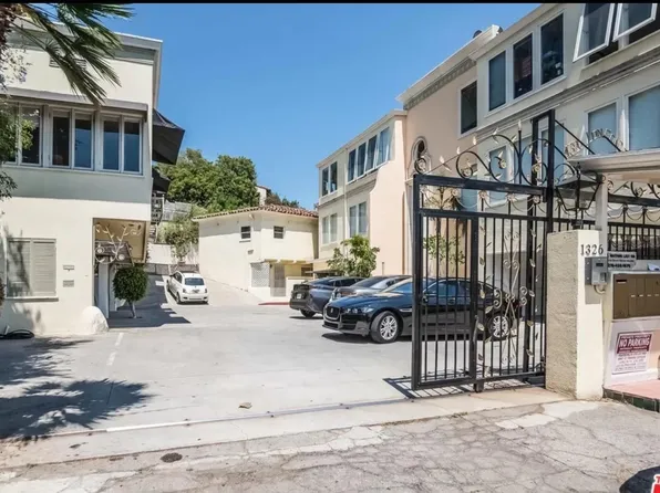 1328 N Londonderry Vw, West Hollywood, CA 90069