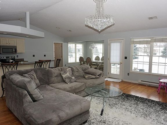 2nd image of 2201 Lakefield Dr