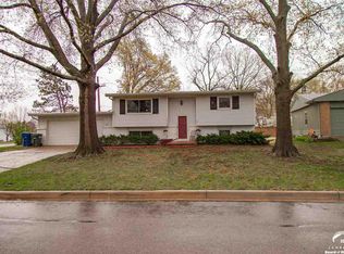 414 Yorkshire Dr, Lawrence, KS 66049