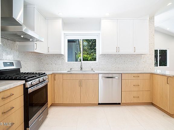 3rd image of 5916 Saint Clair Ave
