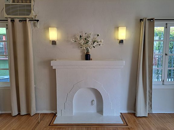 5th image of 839 Parkman Ave APT 101