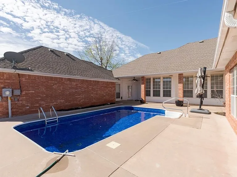 12700 Sutton Hill Rd — Photo 42