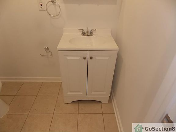 5th image of 2527 N Myrtlewood St