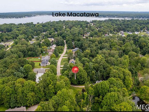 2nd image of Pine Hollow Rd