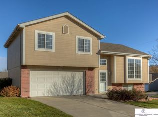 14452 Grand Ave, Omaha, NE 68116