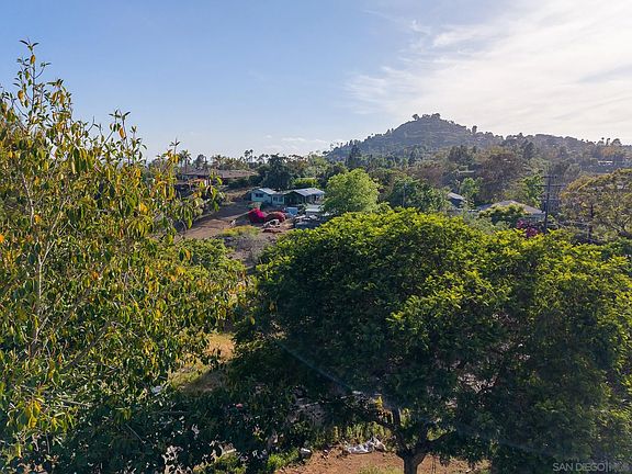 5th image of 5025 Crestland Dr