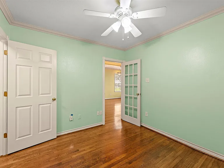 1535 W 25th St — Photo 31