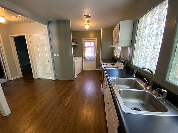 Kitchen/Laundry