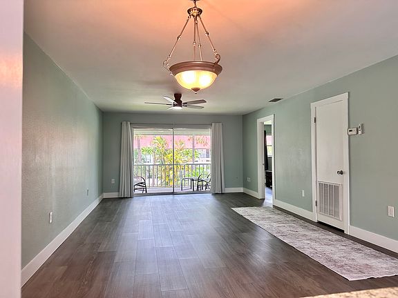 2nd image of 300 Valley Stream Dr APT 8