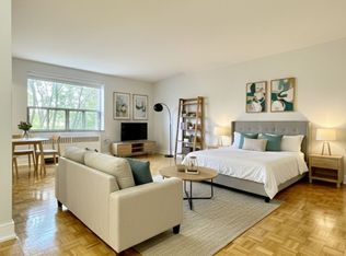 1291 Bayview Ave #309, Toronto, ON M4G 2Z9