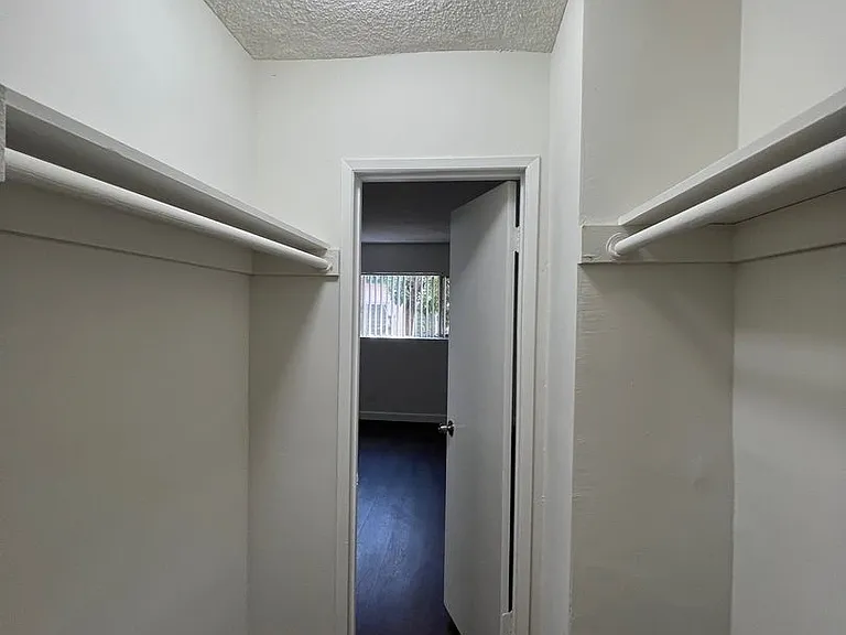 G11707 — Photo 13