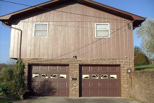 2nd image of 1520 Hidden Hills Dr