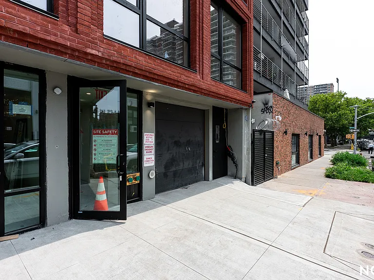 344 Lorimer St #4A — Photo 6