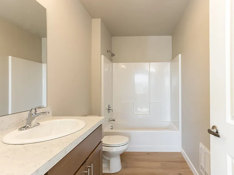 4141 SW 34th St #204 — Photo 8
