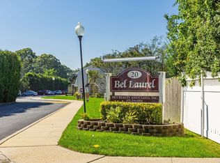 20 Laurel Ave APT 61, East Islip, NY 11730