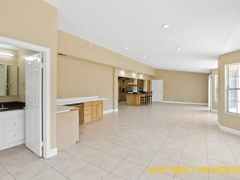 11186 Lavender Ave — Photo 18