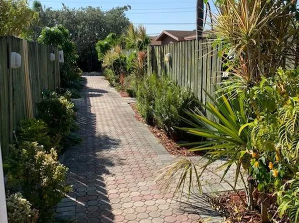 1351 Holly Heights Dr, Fort Lauderdale, FL