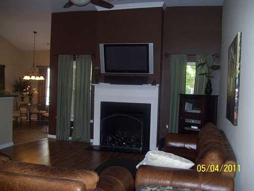 3rd image of 305 Tuggle Ct