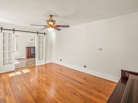 5th image of 923 La Chere Street