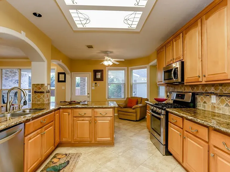 1534 Brookstone Ln — Photo 10