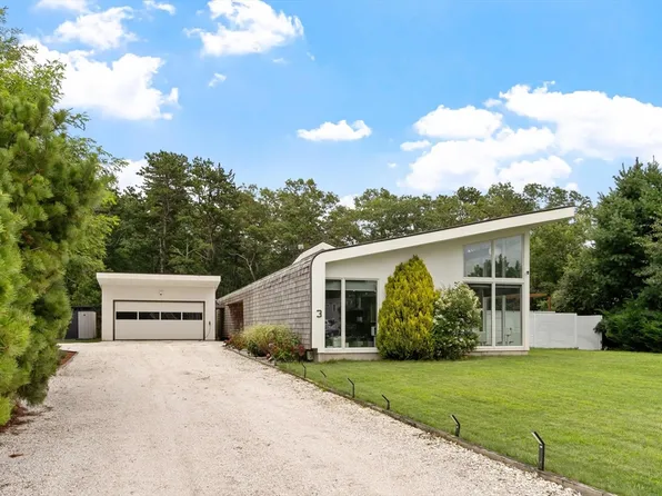 3 Maxwell Ln, Sandwich, MA 02563