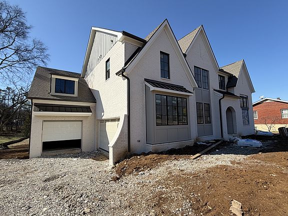 3rd image of 835 Brook Hollow Rd