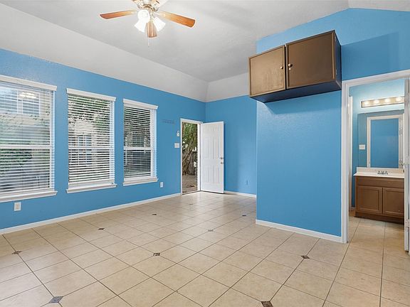 2nd image of 8243 Gran Villa Dr