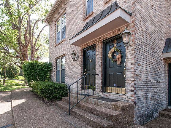 4th image of 3843 Whitland Ave