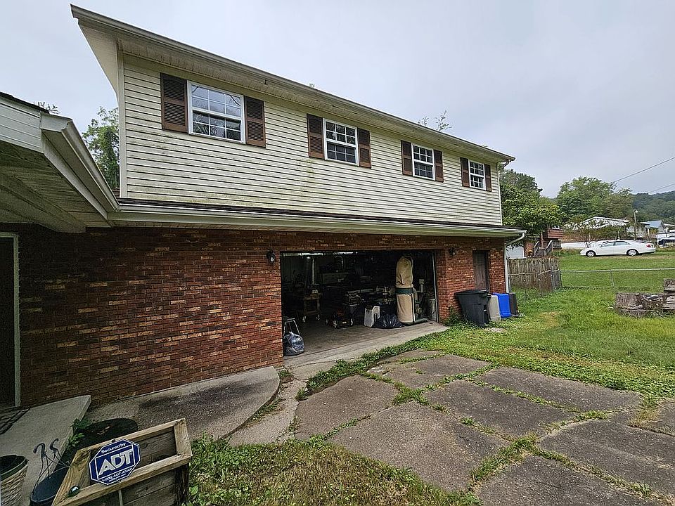 2nd image of 405 Crestview Dr