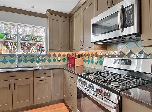 5th image of 4864 Mehlbrook Dr