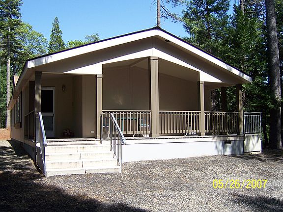Entrance/covered porch