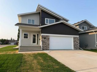 70 S Palmer Cir, Blackfalds, AB T0M0J2