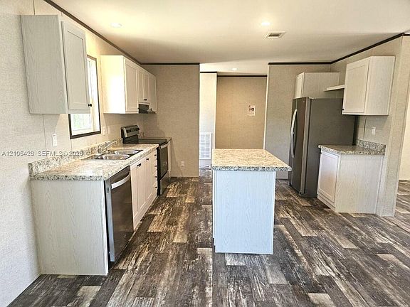 2nd image of 881 Woodland Blvd