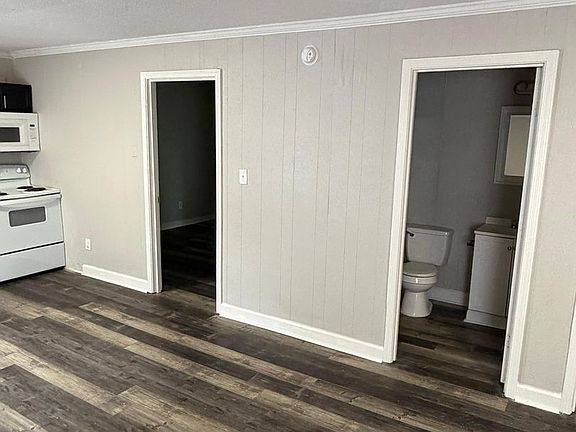 4th image of 601 Magnolia Dr #4