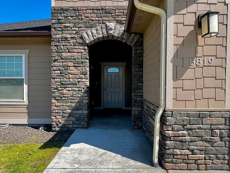8819 Kail Dr — Photo 2