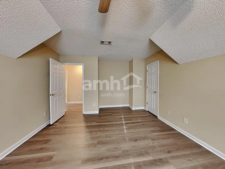 447 The Gables Dr — Photo 20