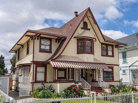 3rd image of 1122 W 30th St