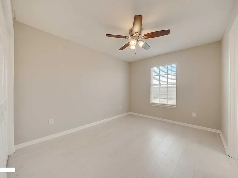 102 Byrd Dr — Photo 9