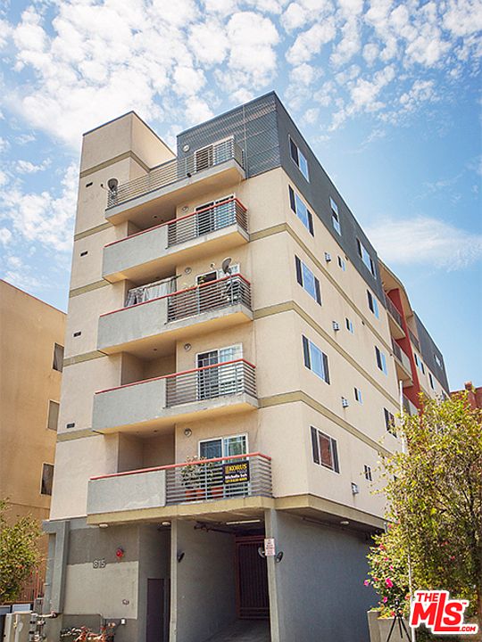 1st image of 815 S Harvard Blvd #402
