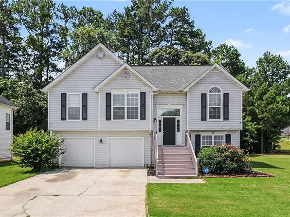 136 Harbour Lake Dr, Fayetteville, GA 30215