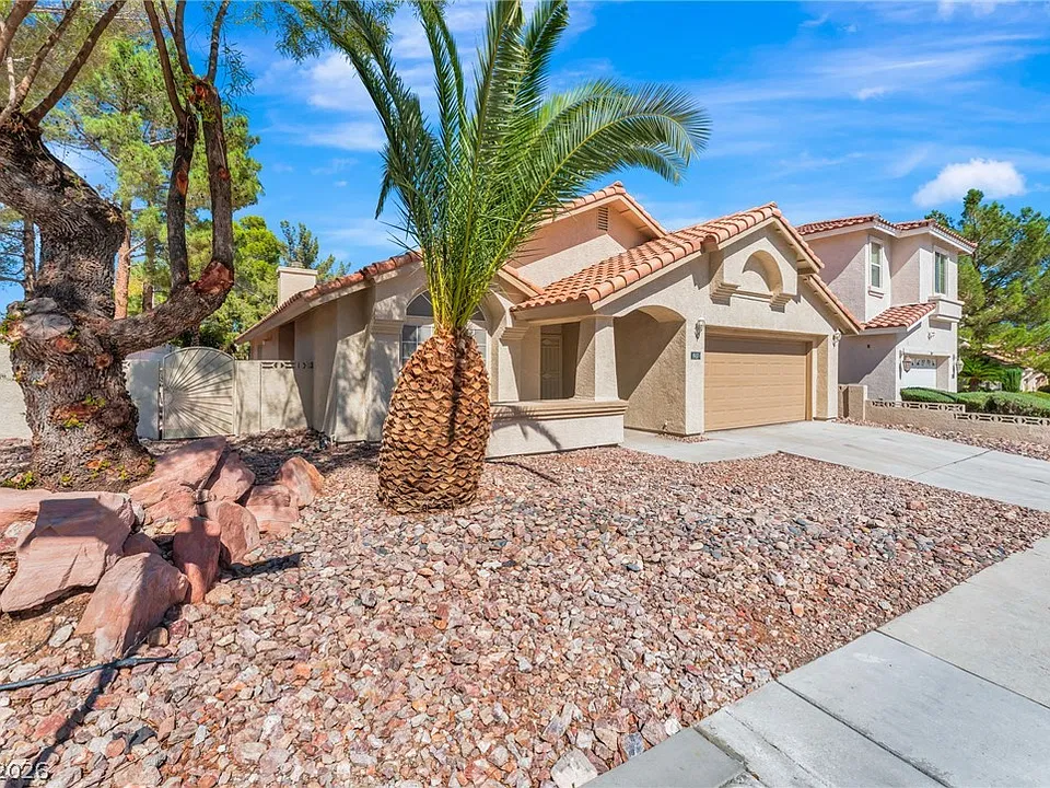 1937 Tropical Breeze Dr